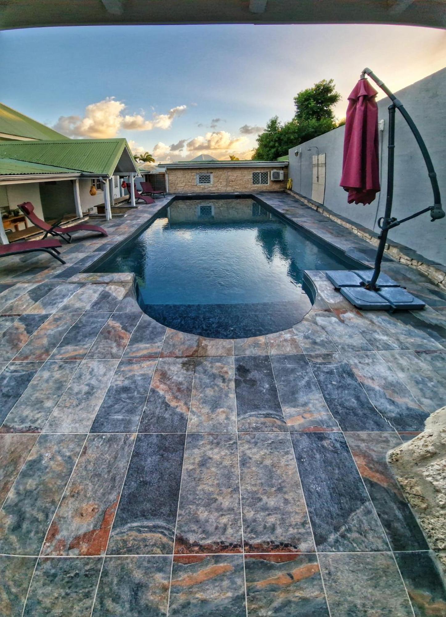 VILLA 6-10 PERS, VUE MER, Piscine Privée, PLAGE A PIEDS Le Gosier  Exterior foto
